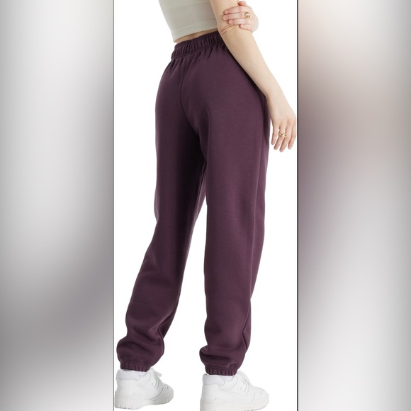 Lazypants Premium Fleeced Relaxed Sweatpants Joggers in Burgundy - Picture 2 of 5